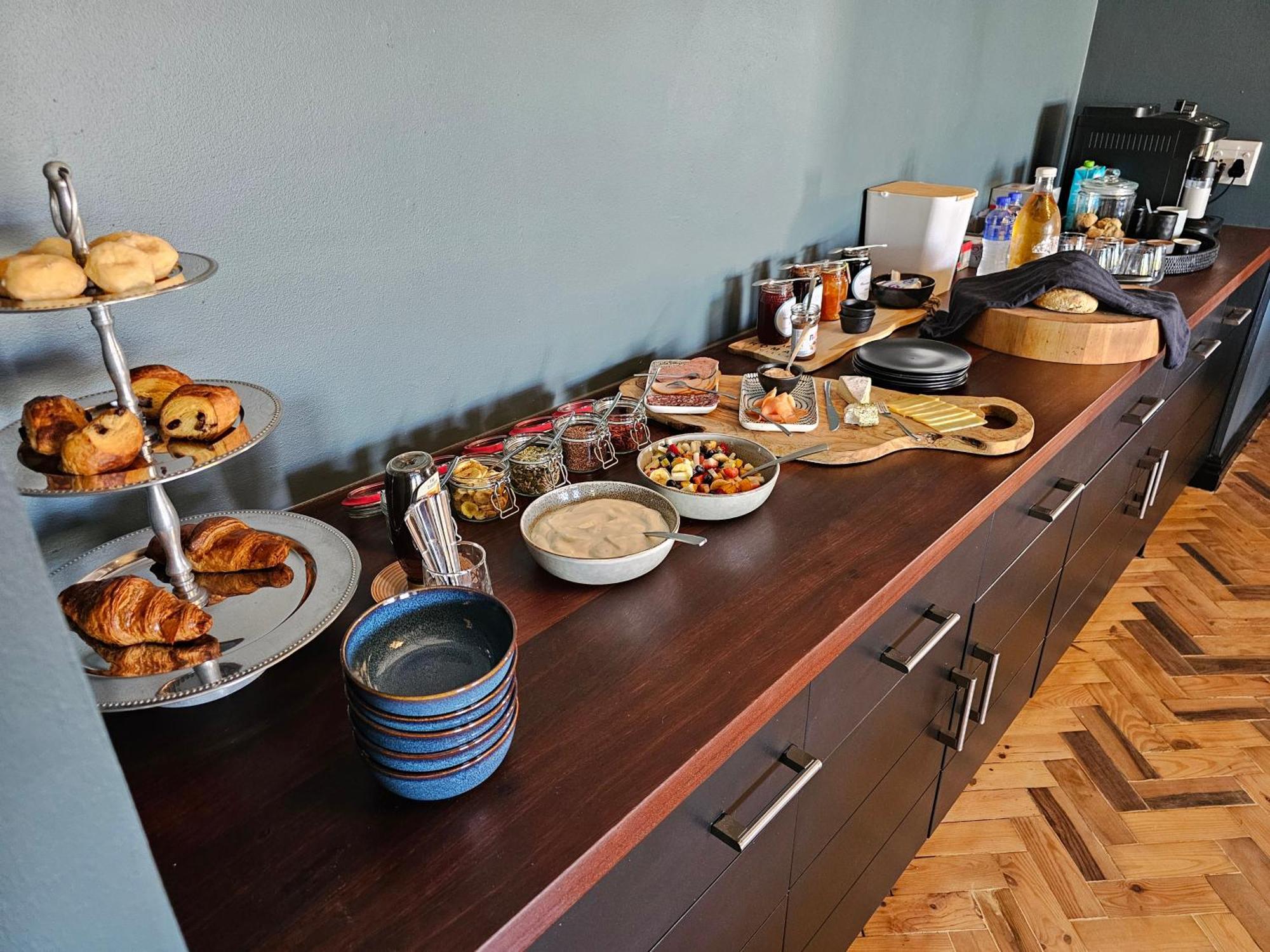 Die Heerenhuys Guest Suites สเตลเลนบอช ภายนอก รูปภาพ