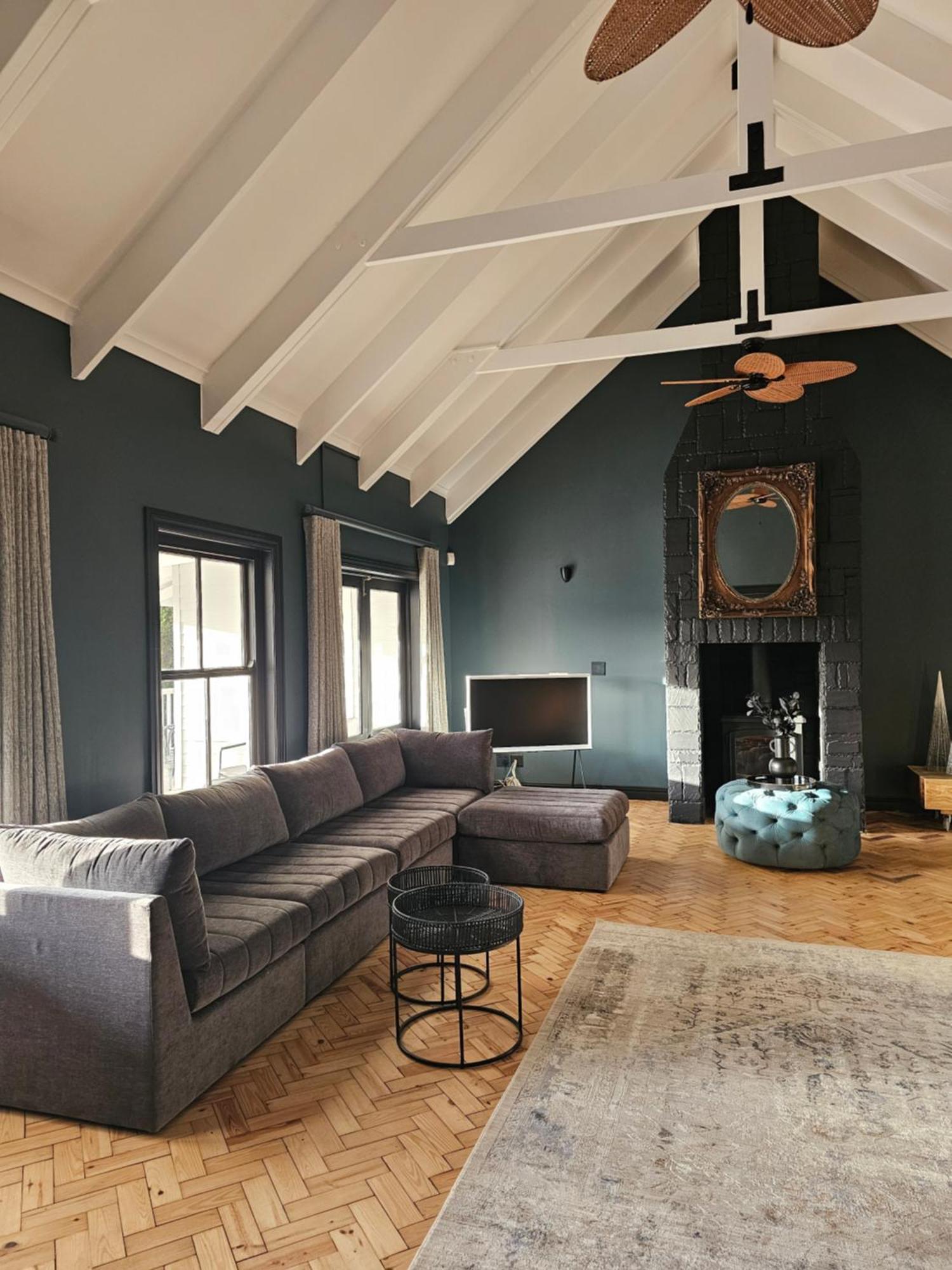 Die Heerenhuys Guest Suites สเตลเลนบอช ภายนอก รูปภาพ
