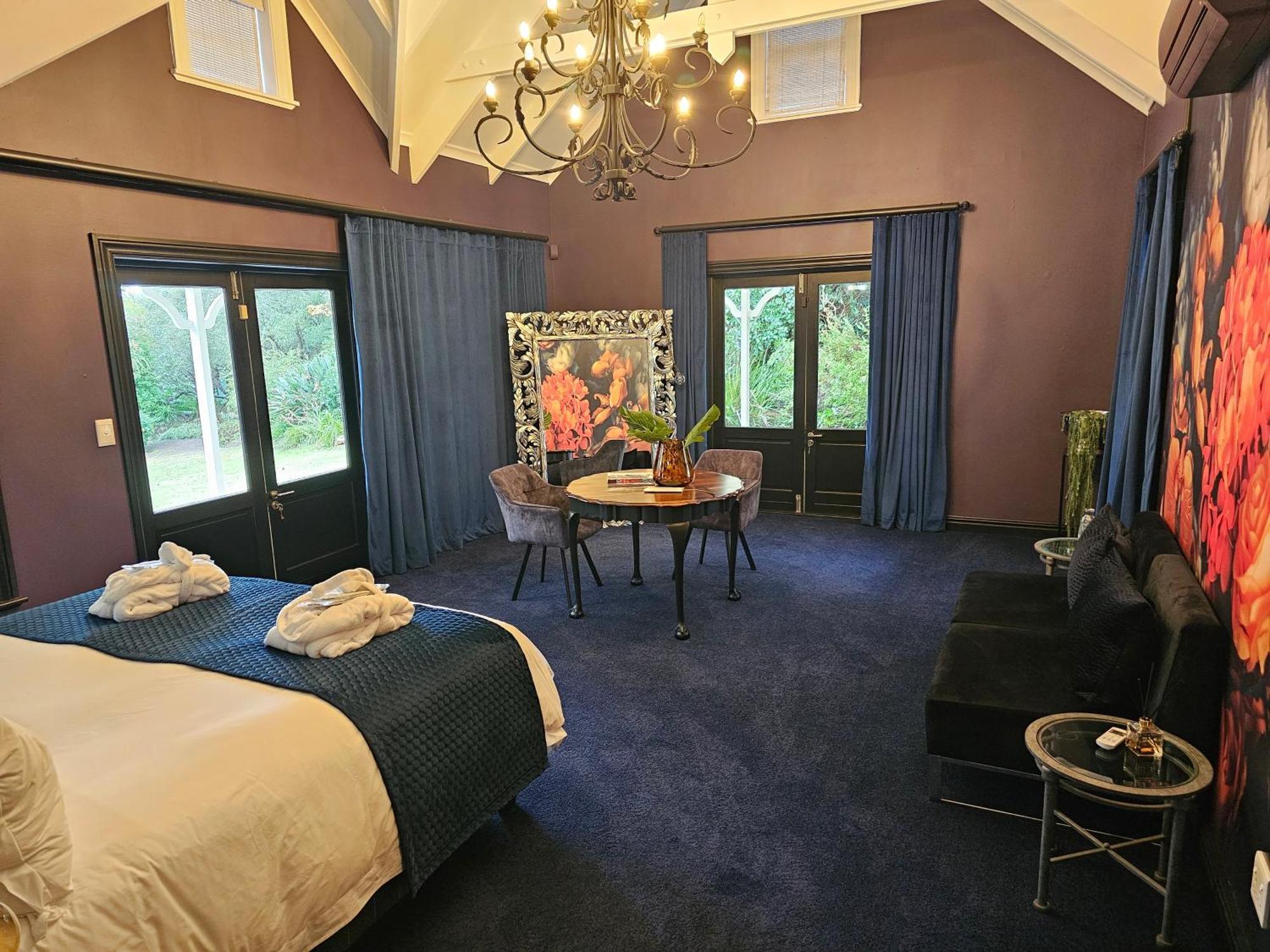 Die Heerenhuys Guest Suites สเตลเลนบอช ภายนอก รูปภาพ