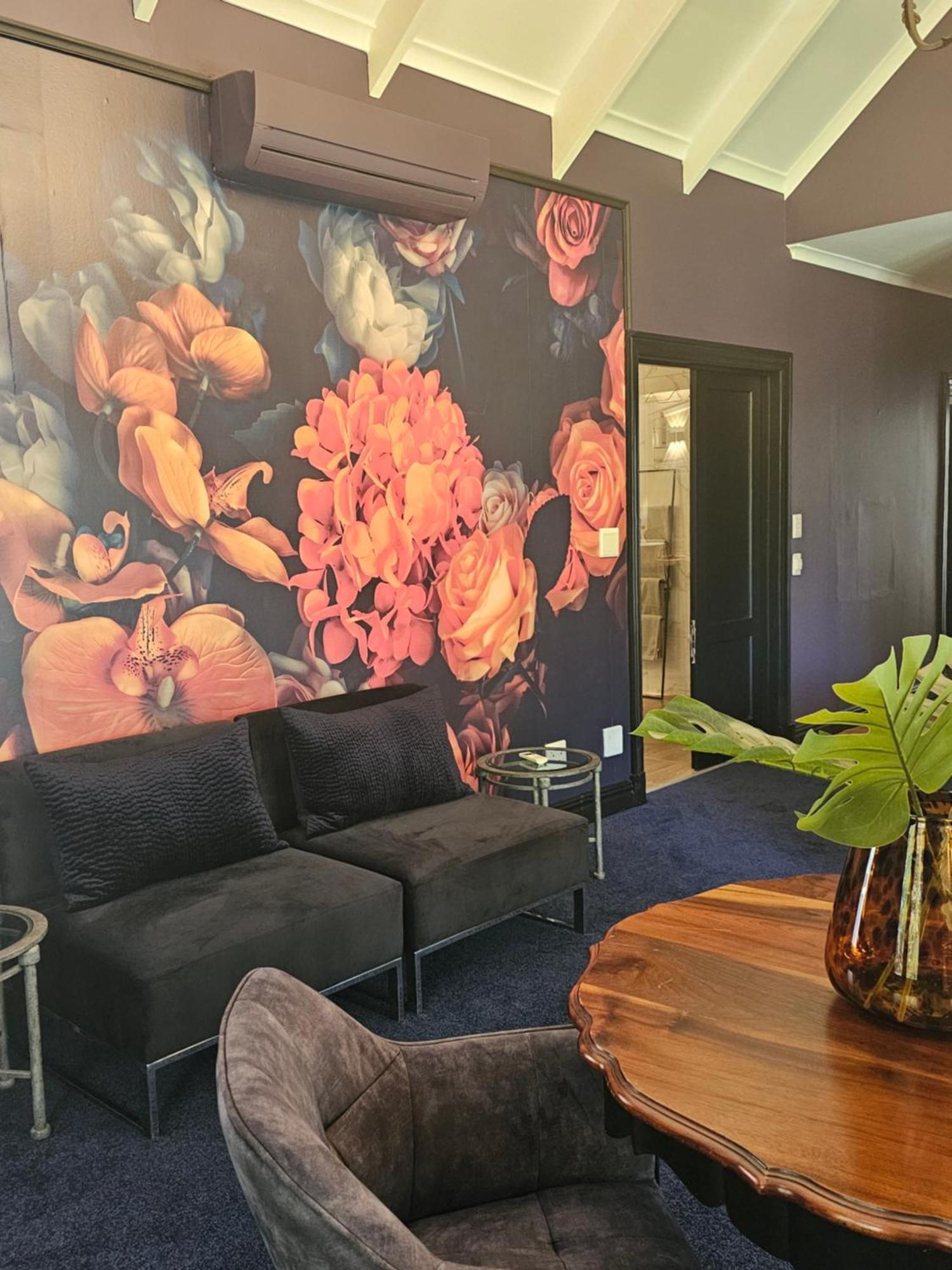 Die Heerenhuys Guest Suites สเตลเลนบอช ภายนอก รูปภาพ
