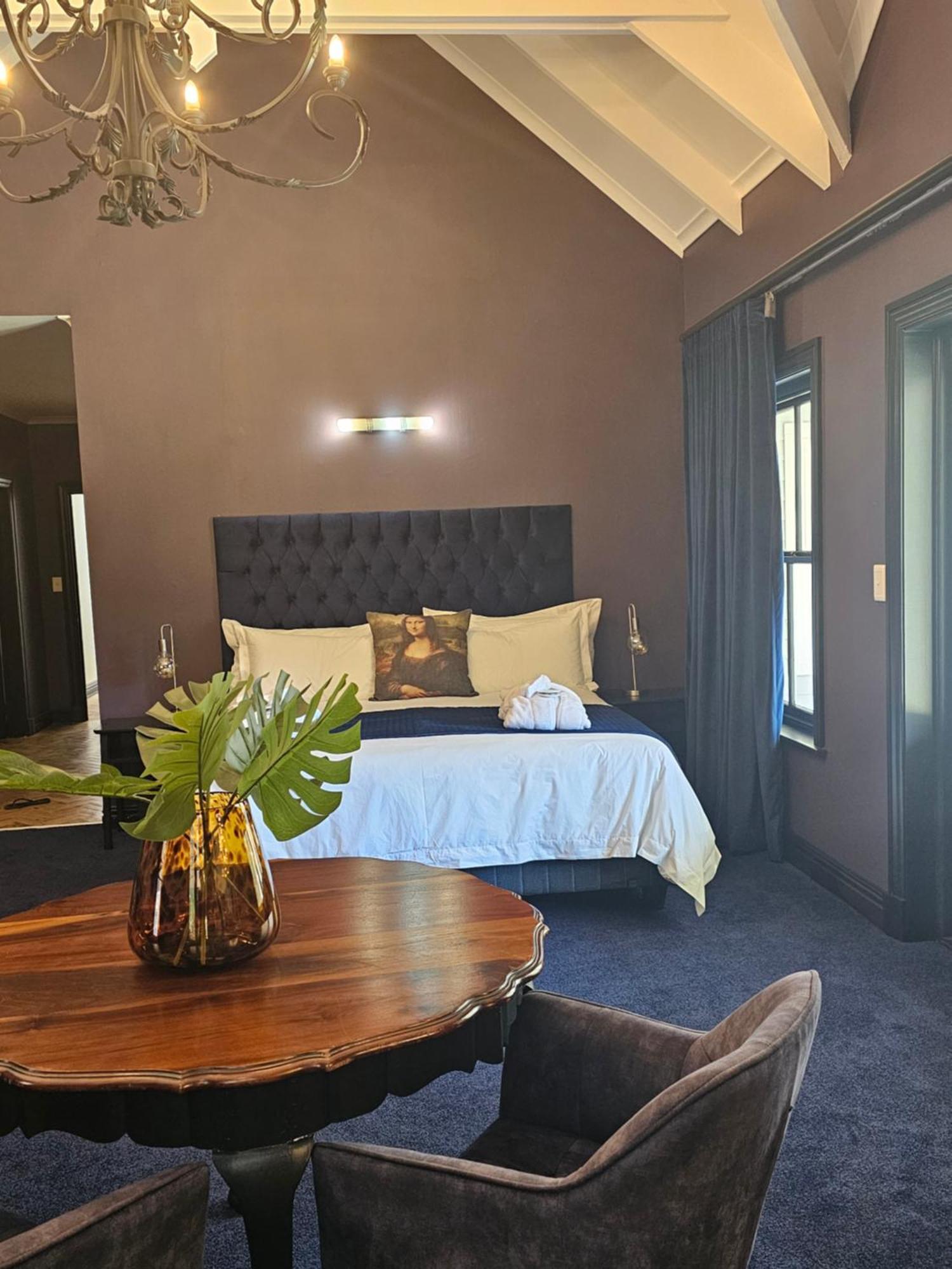 Die Heerenhuys Guest Suites สเตลเลนบอช ภายนอก รูปภาพ