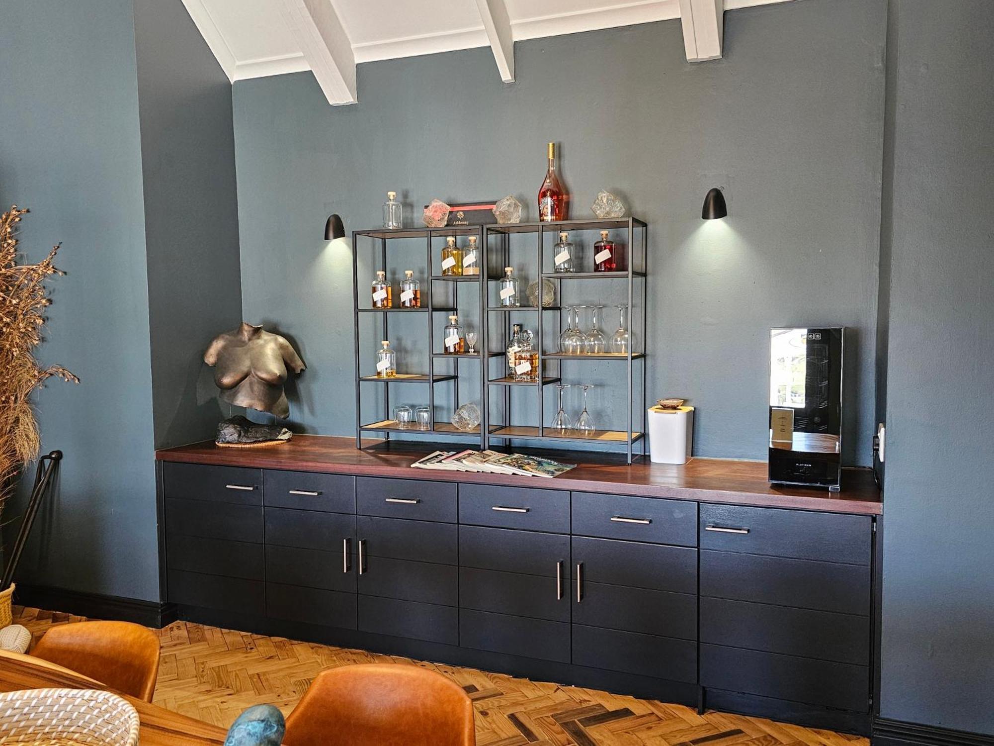 Die Heerenhuys Guest Suites สเตลเลนบอช ภายนอก รูปภาพ